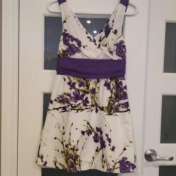Beautiful purple floral dress - Picture 1 of 4